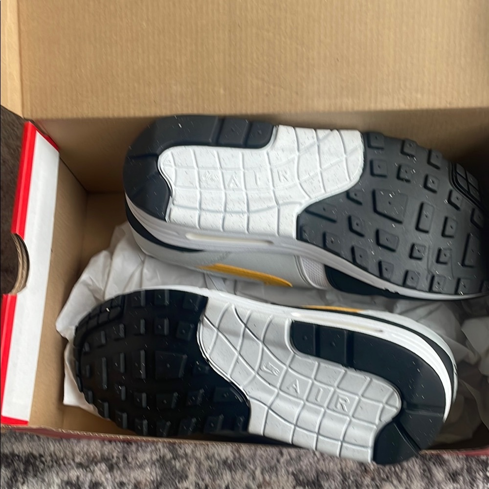 BRAND NEW Nike Air Max Sneakers - White, Black, Yellow - Picture 2 of 4